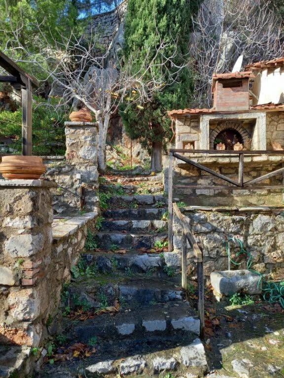 Mariolata Vintage Stone Villa - 4 Season Escape المظهر الخارجي الصورة